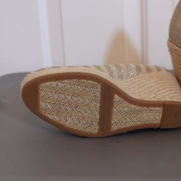Nine West Sz 10 Espadrille Wedge Silver Metallic Stripe Gold Trim Textile Upper - Picture 5 of 16